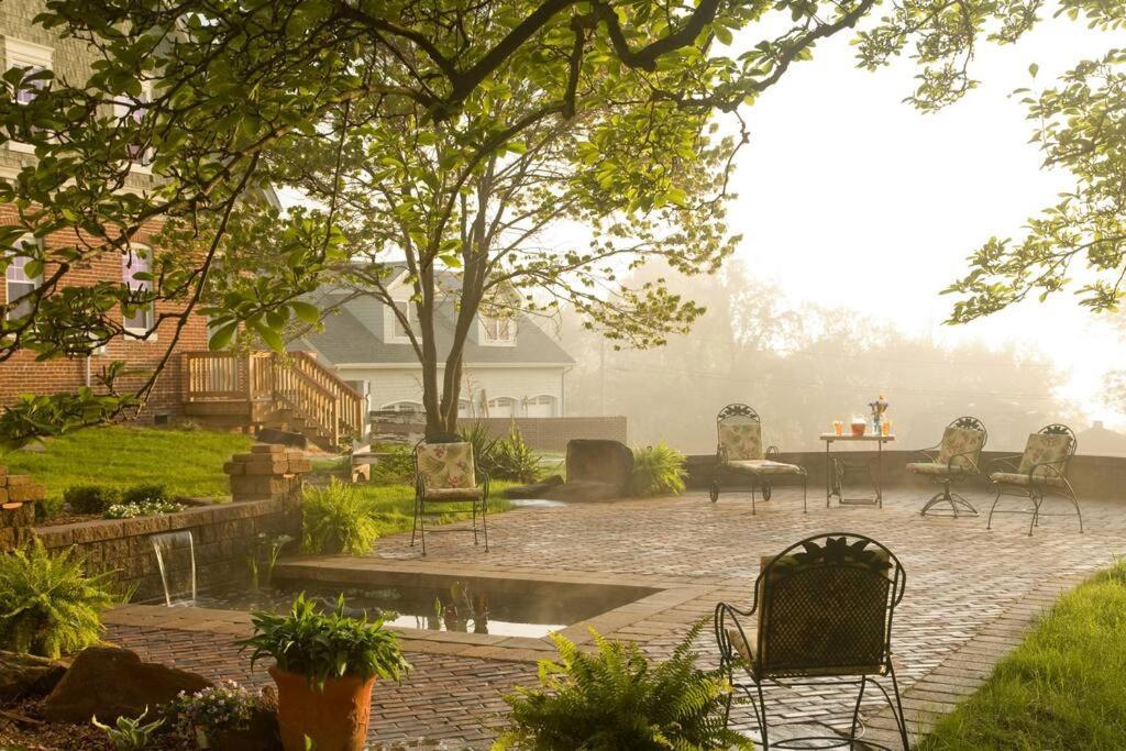 Peaceful Easy Feelings - King Sized Bed - Sleeps 2 Apartman Lynchburg Kültér fotó